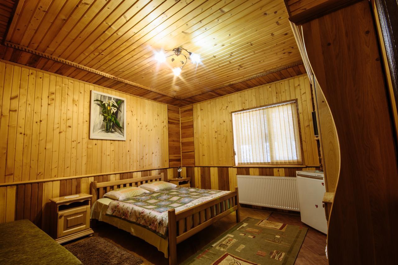 Korona Karpat Hotell Lazeshchyna Exteriör bild