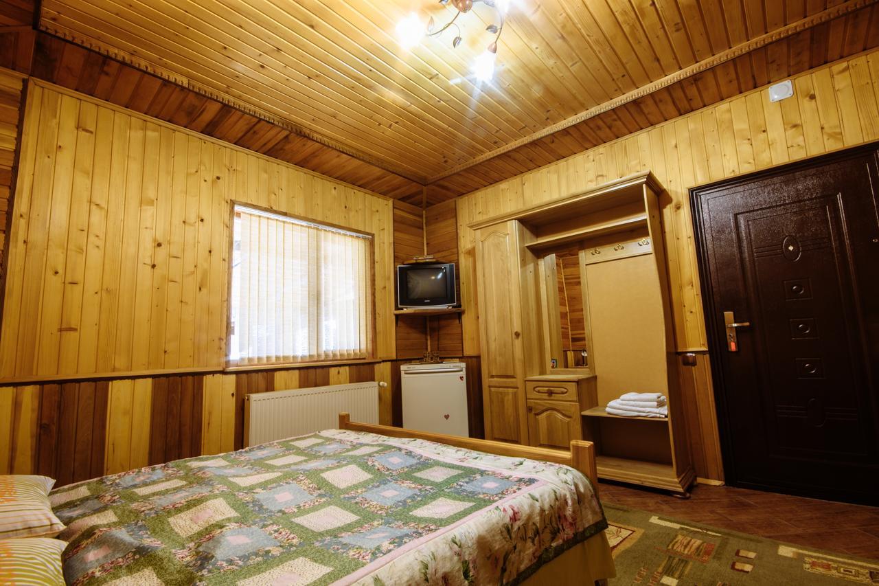 Korona Karpat Hotell Lazeshchyna Exteriör bild