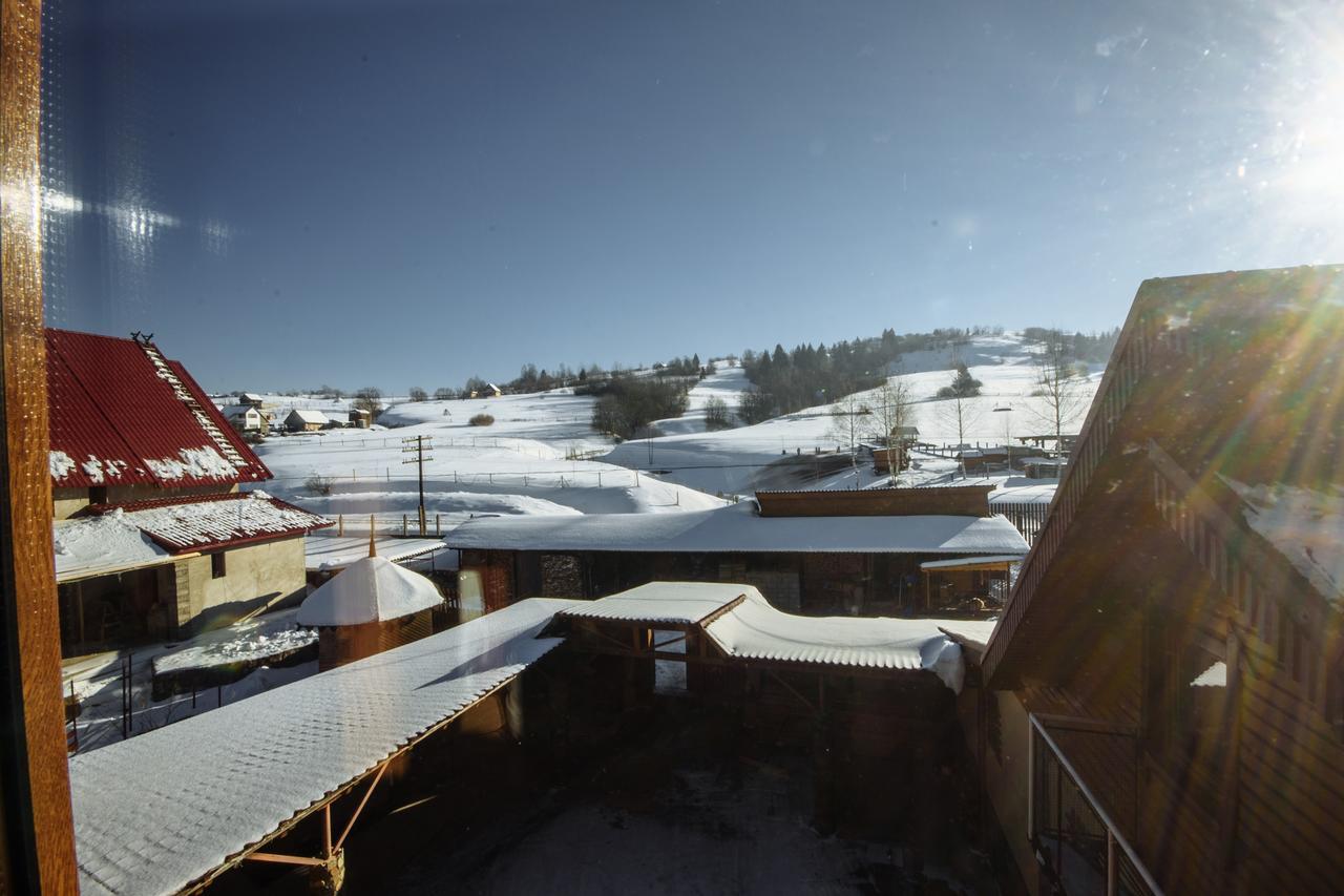 Korona Karpat Hotell Lazeshchyna Exteriör bild
